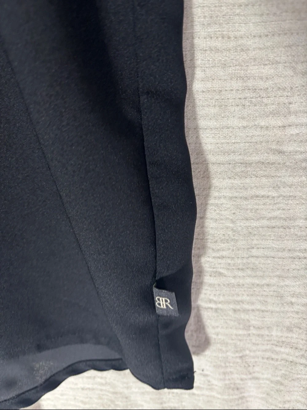 Banana Republic Black V-Neck Flowy Cap Sleeve Blouse